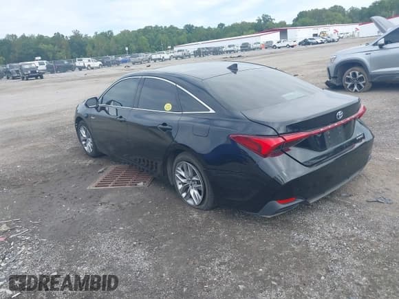 ✅ 2019 Toyota Avalon Limited Hybrid • VIN: 4T1B21FB3KU007257 • Lot: 43201581. Listed on IAAI with 144,721 mi. Free auction sales archive from the USA and detailed vehicle history report at DreamBid. Image 3.