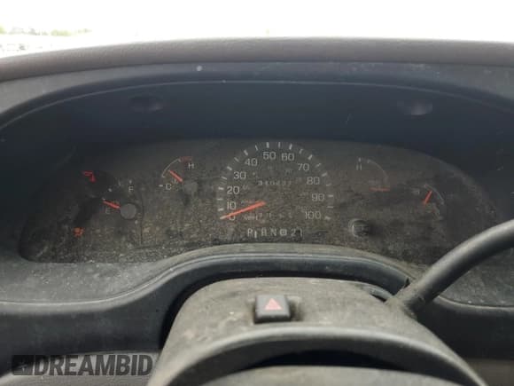 ✅ 2002 Ford Econoline Cargo • VIN: 1FTNE242X2HB09357 • Lot: 90965425. Wystawiony na Copart z przebiegiem 310 437 mil. Bezpłatny archiwum sprzedaży aukcyjnych z USA i szczegółowy raport historii pojazdu na DreamBid. Zdjęcie 9.