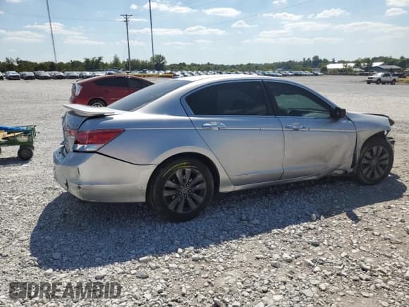 ✅ 2011 Honda Accord EX-L • VIN: 1HGCP3F87BA027900 • Lot: 80569195. Wystawiony na Copart z przebiegiem 195 864 mil. Bezpłatny archiwum sprzedaży aukcyjnych z USA i szczegółowy raport historii pojazdu na DreamBid. Zdjęcie 3.