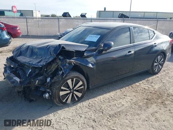 ✅ 2021 Nissan Altima SV • VIN: 1N4BL4DV6MN367335 • Lot: 43645394. Wystawiony na IAAI z przebiegiem 106 514 mil. Bezpłatny archiwum sprzedaży aukcyjnych z USA i szczegółowy raport historii pojazdu na DreamBid. Zdjęcie 18.