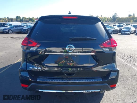 ✅ 2018 Nissan Rogue S • VIN: KNMAT2MV9JP560783 • Lot: 43495873. Wystawiony na IAAI z przebiegiem 74 930 mil. Bezpłatny archiwum sprzedaży aukcyjnych z USA i szczegółowy raport historii pojazdu na DreamBid. Zdjęcie 17.