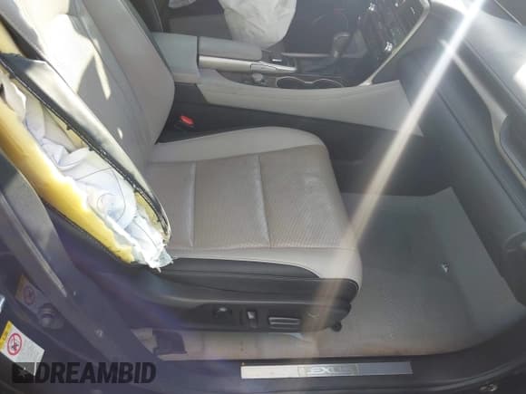 ✅ 2017 Lexus RX 350 • VIN: 2T2ZZMCA9HC034587 • Lot: 43708281. Listed on IAAI with 154,215 mi. Free auction sales archive from the USA and detailed vehicle history report at DreamBid. Image 5.