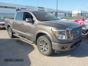 ✅ 2019 Nissan Titan Pro-4X • VIN: 1N6AA1E51KN532159 • Lot: 43380033. Wystawiony na IAAI z przebiegiem 157 340 mil. Bezpłatny archiwum sprzedaży aukcyjnych z USA i szczegółowy raport historii pojazdu na DreamBid. Zdjęcie 1.