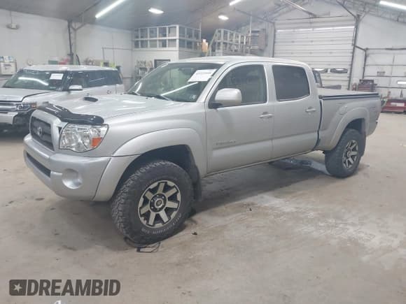 ✅ 2008 Toyota Tacoma • VIN: 5TEMU52N58Z571751 • Lot: 43322668. Listed on IAAI with 278,186 mi. Free auction sales archive from the USA and detailed vehicle history report at DreamBid. Image 2.