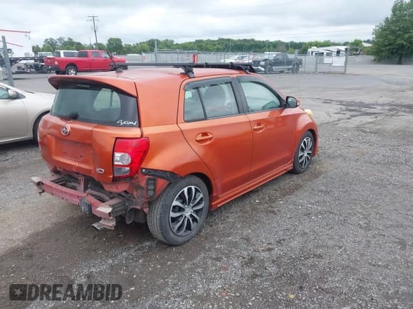 ✅ 2008 Scion xD • VIN: JTKKU10458J031197 • Lot: 43028005. Listed on IAAI with 127,981 mi. Free auction sales archive from the USA and detailed vehicle history report at DreamBid. Image 4.