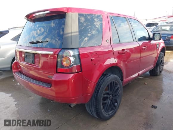 ✅ 2013 Land Rover LR2 • VIN: SALFR2BG1DH374378 • Lot: 43852540. Wystawiony na IAAI z przebiegiem 211 610 mil. Bezpłatny archiwum sprzedaży aukcyjnych z USA i szczegółowy raport historii pojazdu na DreamBid. Zdjęcie 4.