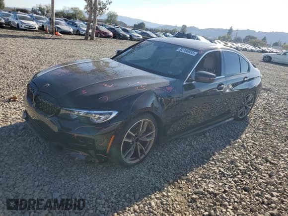 ✅ 2019 BMW 3 Series 330i • VIN: WBA5R1C55KFH17146 • Lot: 82706935. Listed on Copart with 54,424 mi. Free auction sales archive from the USA and detailed vehicle history report at DreamBid. Image 1.