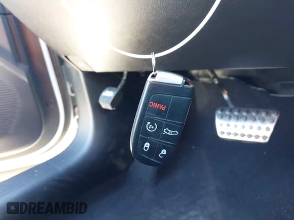 ✅ 2021 Dodge Challenger R/T • VIN: 2C3CDZBT0MH651440 • Lot: 43581247. Wystawiony na IAAI z przebiegiem 18 078 mil. Bezpłatny archiwum sprzedaży aukcyjnych z USA i szczegółowy raport historii pojazdu na DreamBid. Zdjęcie 11.