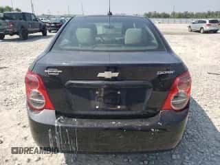 2015 Chevrolet Sonic LS с VIN 1G1JB5SH6F4128087, выставлен на аукционе Copart как лот 81680803 с пробегом 73 083 миль миль и На запчасти • Non repairable. История ставок и продаж доступна на DreamBid. Изображение 6.