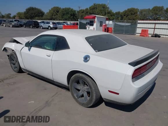 2011 Dodge Challenger with VIN 2B3CJ4DG0BH576485, listed as a IAAI auction lot 43129181 with 155,476 mi miles and . Bid and sale history available at DreamBid. Image 3.