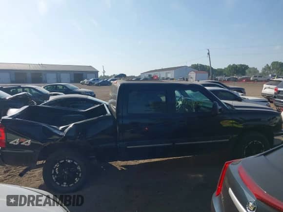 2006 Chevrolet Silverado 1500 LT1 with VIN 2GCEK13T961224456, listed as a IAAI auction lot 42579052 with 230,000 mi miles and . Bid and sale history available at DreamBid. Image 13.