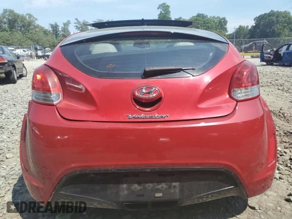 ✅ 2012 Hyundai Veloster w/Red Int • VIN: KMHTC6AD4CU058467 • Lot: 62728584. Wystawiony na Copart z przebiegiem 91 027 mil. Bezpłatny archiwum sprzedaży aukcyjnych z USA i szczegółowy raport historii pojazdu na DreamBid. Zdjęcie 6.