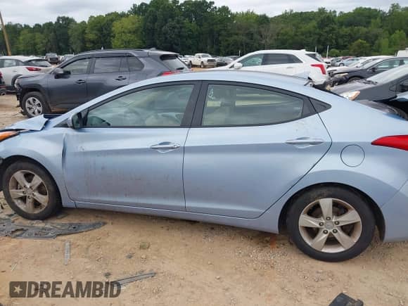 2013 Hyundai Elantra GLS с VIN KMHDH4AE6DU624309, выставлен на аукционе IAAI как лот 43035626 с пробегом 101 622 миль миль и . История ставок и продаж доступна на DreamBid. Изображение 15.