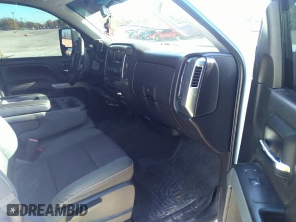 ✅ 2014 Chevrolet Silverado 1500 LT • VIN: 1GCUKREC1EF193525 • Lot: 34765327. Wystawiony na IAAI z przebiegiem 220 965 mil. Bezpłatny archiwum sprzedaży aukcyjnych z USA i szczegółowy raport historii pojazdu na DreamBid. Zdjęcie 5.