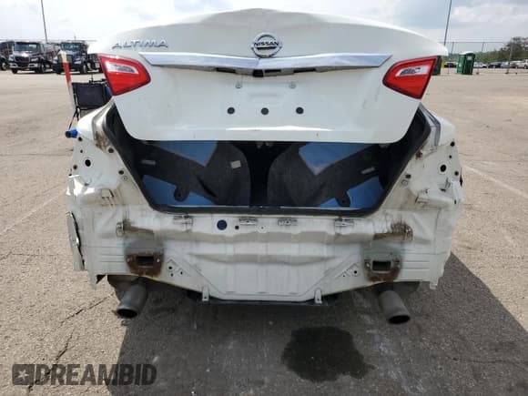 ✅ 2017 Nissan Altima SL • VIN: 1N4AL3AP2HC492930 • Lot: 57055585. Listed on Copart with 104,048 mi. Free auction sales archive from the USA and detailed vehicle history report at DreamBid. Image 6.