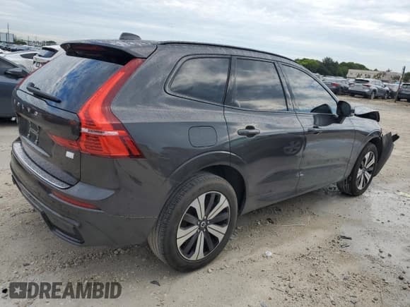 ✅ 2024 Volvo XC60 Plus Dark Theme • VIN: YV4H60DLXR1877878 • Lot: 65983915. Listed on Copart with 19,551 mi. Free auction sales archive from the USA and detailed vehicle history report at DreamBid. Image 3.