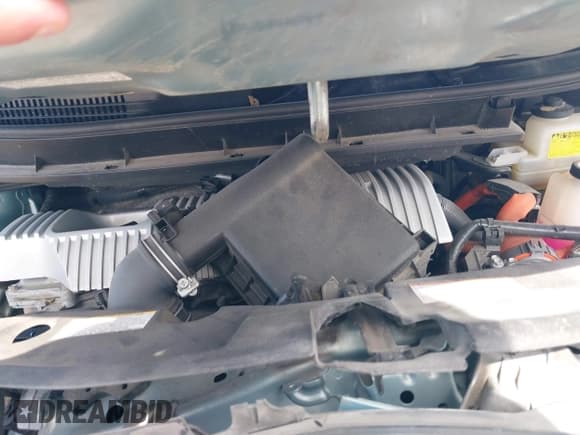 ✅ 2017 Toyota Prius Two • VIN: JTDZN3EU3HJ073987 • Lot: 41962458. Listed on IAAI with 84,464 mi. Free auction sales archive from the USA and detailed vehicle history report at DreamBid. Image 10.