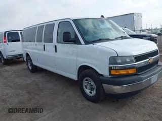✅ 2020 Chevrolet Express Passenger LT • VIN: 1GAZGPFG8L1209896 • Lot: 41509992. Wystawiony na IAAI z przebiegiem 240 207 mil. Bezpłatny archiwum sprzedaży aukcyjnych z USA i szczegółowy raport historii pojazdu na DreamBid. Zdjęcie 1.
