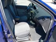 ✅ 2006 Ford Focus S • VIN: 1FAFP34N86W184015 • Lot: 41832666. Wystawiony na IAAI z przebiegiem 75 967 mil. Bezpłatny archiwum sprzedaży aukcyjnych z USA i szczegółowy raport historii pojazdu na DreamBid. Zdjęcie 5.