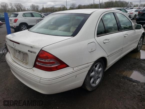 ✅ 2003 Mercedes-Benz C 240 • VIN: WDBRF81J83F372360 • Lot: 50892603. Wystawiony na Copart z przebiegiem 75 530 mil. Bezpłatny archiwum sprzedaży aukcyjnych z USA i szczegółowy raport historii pojazdu na DreamBid. Zdjęcie 3.
