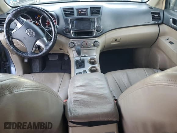 ✅ 2013 Toyota Highlander Plus • VIN: 5TDBK3EH3DS233960 • Lot: 91637425. Listed on Copart with 121,025 mi. Free auction sales archive from the USA and detailed vehicle history report at DreamBid. Image 8.