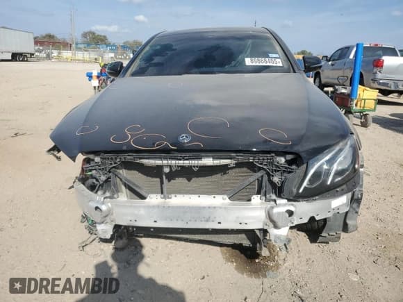 ✅ 2019 Mercedes-Benz E 300 • VIN: WDDZF4JB8KA577407 • Lot: 89868405. Listed on Copart with 195,469 mi. Free auction sales archive from the USA and detailed vehicle history report at DreamBid. Image 5.