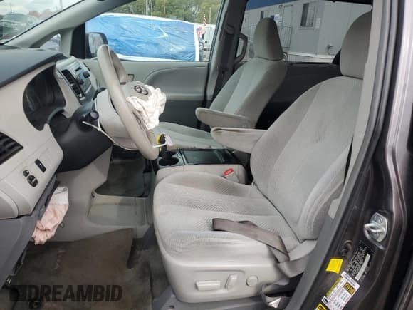 ✅ 2013 Toyota Sienna LE • VIN: 5TDKK3DC0DS351356 • Lot: 90577385. Wystawiony na Copart z przebiegiem 183 215 mil. Bezpłatny archiwum sprzedaży aukcyjnych z USA i szczegółowy raport historii pojazdu na DreamBid. Zdjęcie 7.