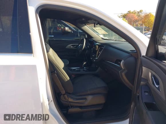 ✅ 2022 Chevrolet Traverse LT Cloth • VIN: 1GNERGKW6NJ188408 • Lot: 43521438. Listed on IAAI with 44,355 mi. Free auction sales archive from the USA and detailed vehicle history report at DreamBid. Image 5.