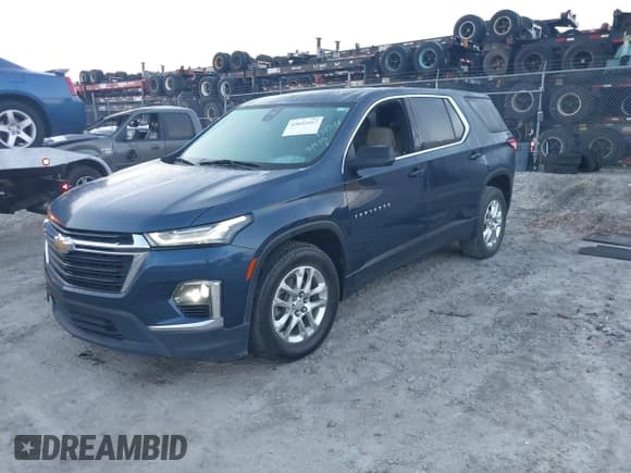 ✅ 2022 Chevrolet Traverse LS • VIN: 1GNERFKW7NJ174544 • Lot: 43052667. Wystawiony na IAAI z przebiegiem 90 705 mil. Bezpłatny archiwum sprzedaży aukcyjnych z USA i szczegółowy raport historii pojazdu na DreamBid. Zdjęcie 17.
