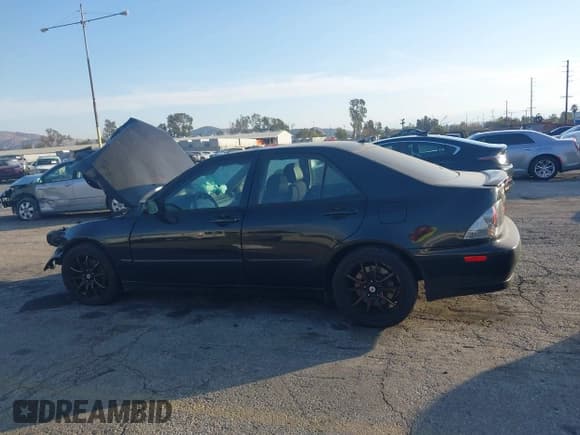 ✅ 2005 Lexus IS 300 • VIN: JTHBD192050096371 • Lot: 40878782. Listed on IAAI with 164,156 mi. Free auction sales archive from the USA and detailed vehicle history report at DreamBid. Image 14.