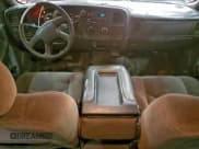 ✅ 2005 Chevrolet Silverado 2500HD LS • VIN: 1GCHK23U85F930143 • Лот: 96323835. Опубликован ранее на Copart с пробегом 342 389 миль. Бесплатный доступ к архиву аукционных продаж из США и подробный отчёт об истории автомобиля на DreamBid. Изображение 8.