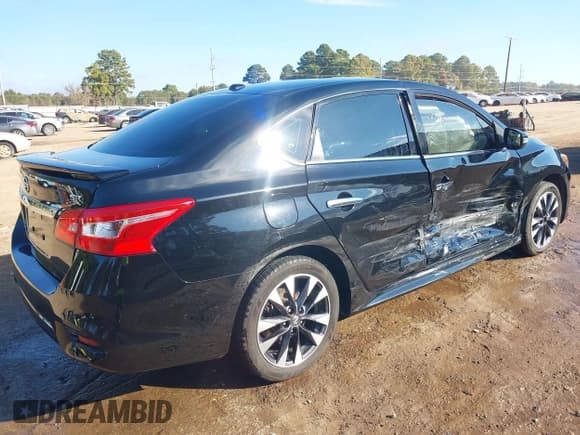 ✅ 2019 Nissan Sentra S • VIN: 3N1AB7AP0KY214288 • Lot: 43633738. Wystawiony na IAAI z przebiegiem 154 081 mil. Bezpłatny archiwum sprzedaży aukcyjnych z USA i szczegółowy raport historii pojazdu na DreamBid. Zdjęcie 4.