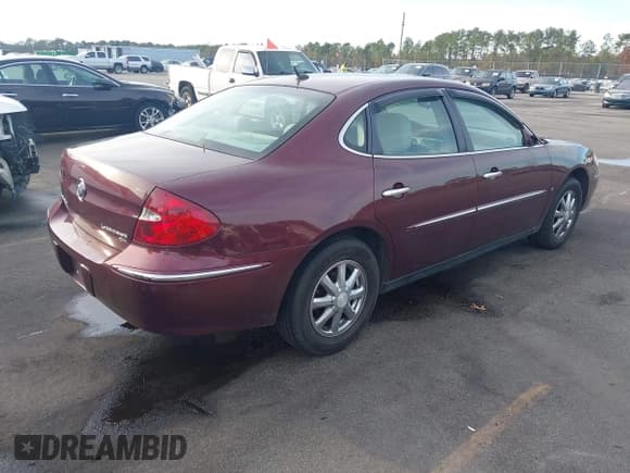 ✅ 2007 Buick LaCrosse CX • VIN: 2G4WC582671135241 • Lot: 43763610. Wystawiony na IAAI z przebiegiem 192 384 mil. Bezpłatny archiwum sprzedaży aukcyjnych z USA i szczegółowy raport historii pojazdu na DreamBid. Zdjęcie 4.