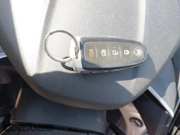 ✅ 2013 Ford C-Max SEL • VIN: 1FADP5CU9DL556875 • Lot: 41976730. Wystawiony na IAAI z przebiegiem 199 557 mil. Bezpłatny archiwum sprzedaży aukcyjnych z USA i szczegółowy raport historii pojazdu na DreamBid. Zdjęcie 11.