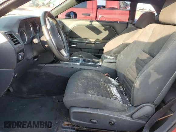 2011 Dodge Challenger z VIN 2B3CJ4DG8BH510573, wystawiony jako Copart lot #53931074 z przebiegiem Nie podano mil oraz Czysty tytuł • Clean title. Historia ofert i sprzedaży dostępna na DreamBid. Obrazek 7.