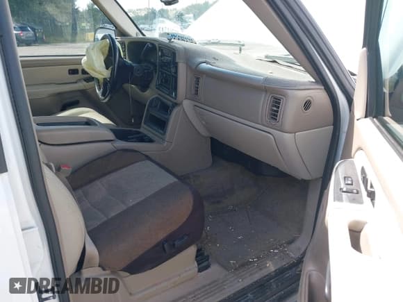 ✅ 2003 Chevrolet Suburban LS • VIN: 3GNFK16ZX3G263149 • Lot: 41800306. Listed on IAAI with 258,944 mi. Free auction sales archive from the USA and detailed vehicle history report at DreamBid. Image 5.