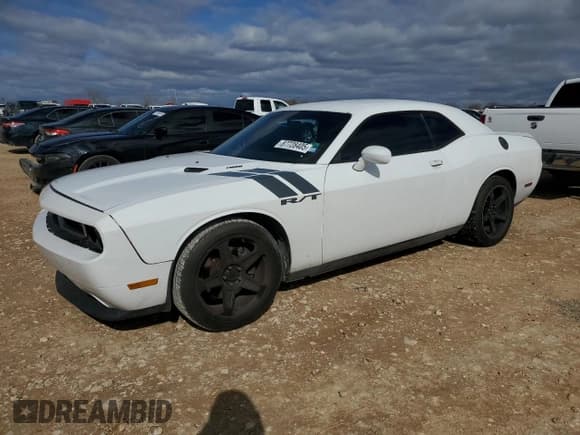 ✅ 2013 Dodge Challenger R/T Classic • VIN: 2C3CDYBT7DH699916 • Lot: 87728405. Wystawiony na Copart z przebiegiem 181 600 mil. Bezpłatny archiwum sprzedaży aukcyjnych z USA i szczegółowy raport historii pojazdu na DreamBid. Zdjęcie 1.