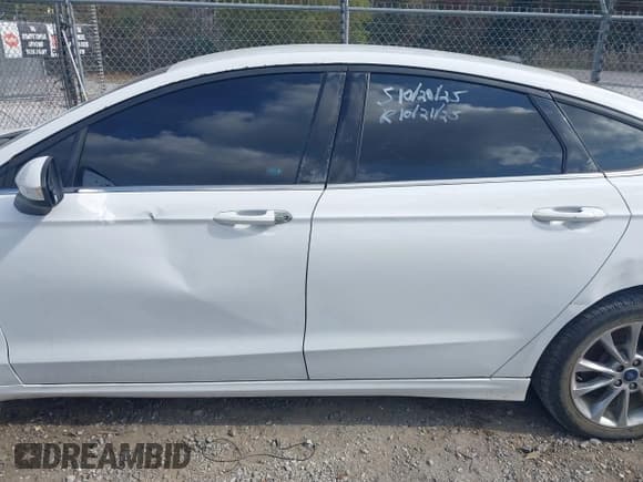 ✅ 2017 Ford Fusion SE • VIN: 3FA6P0H73HR346682 • Лот: 43746326. Опубликован ранее на IAAI с пробегом 238 098 миль. Бесплатный доступ к архиву аукционных продаж из США и подробный отчёт об истории автомобиля на DreamBid. Изображение 14.