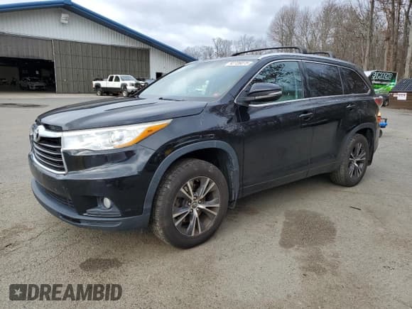 ✅ 2016 Toyota Highlander XLE • VIN: 5TDJKRFH3GS300963 • Lot: 92726075. Wystawiony na Copart z przebiegiem 147 586 mil. Bezpłatny archiwum sprzedaży aukcyjnych z USA i szczegółowy raport historii pojazdu na DreamBid. Zdjęcie 1.
