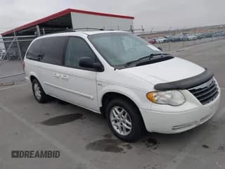 ✅ 2005 Chrysler Town & Country Touring • VIN: 2C4GP54L35R383408 • Lot: 43728286. Listed on IAAI with 199,841 mi. Free auction sales archive from the USA and detailed vehicle history report at DreamBid. Image 1.