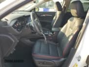 ✅ 2022 Buick Envision Essence • VIN: LRBFZNR46ND070085 • Lot: 64579395. Wystawiony na Copart z przebiegiem 58 898 mil. Bezpłatny archiwum sprzedaży aukcyjnych z USA i szczegółowy raport historii pojazdu na DreamBid. Zdjęcie 7.