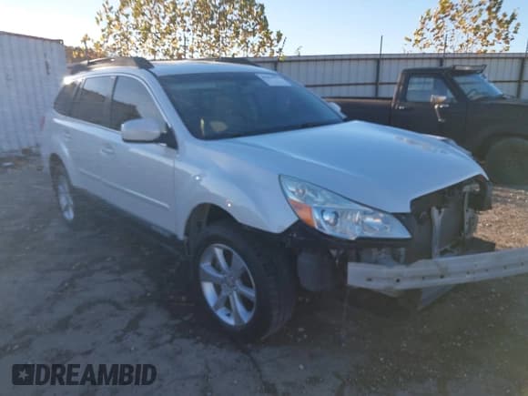 ✅ 2014 Subaru Outback Limited • VIN: 4S4BRCLC9E3234614 • Lot: 43614807. Wystawiony na IAAI z przebiegiem 125 642 mil. Bezpłatny archiwum sprzedaży aukcyjnych z USA i szczegółowy raport historii pojazdu na DreamBid. Zdjęcie 1.