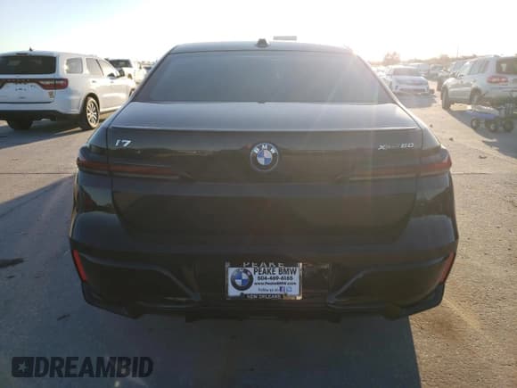 ✅ 2024 BMW i7 xDrive60 • VIN: WBY53EJ0XRCR54788 • Lot: 81858534. Wystawiony na Copart z przebiegiem Nie podano. Bezpłatny archiwum sprzedaży aukcyjnych z USA i szczegółowy raport historii pojazdu na DreamBid. Zdjęcie 6.