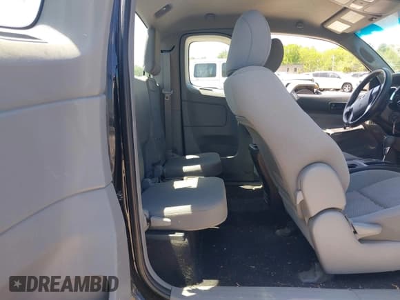 ✅ 2013 Toyota Tacoma • VIN: 5TFUU4EN4DX064671 • Лот: 42354846. Опубликован ранее на IAAI с пробегом 179 523 миль. Бесплатный доступ к архиву аукционных продаж из США и подробный отчёт об истории автомобиля на DreamBid. Изображение 8.