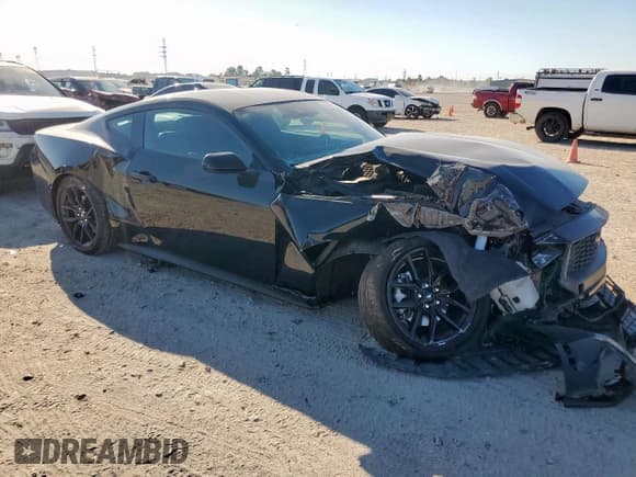 ✅ 2025 Ford Mustang EcoBoost • VIN: 1FA6P8TH0S5101850 • Lot: 85926515. Wystawiony na Copart z przebiegiem 15 266 mil. Bezpłatny archiwum sprzedaży aukcyjnych z USA i szczegółowy raport historii pojazdu na DreamBid. Zdjęcie 4.