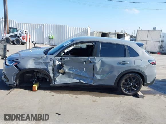 ✅ 2024 Honda HR-V Sport • VIN: 3CZRZ1H55RM730865 • Lot: 43098641. Listed on IAAI with 19,147 mi. Free auction sales archive from the USA and detailed vehicle history report at DreamBid. Image 13.