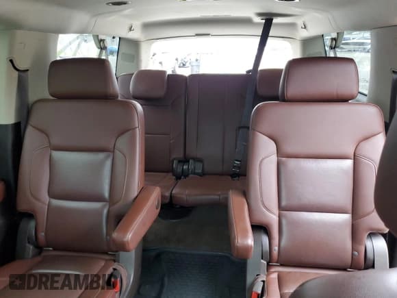 ✅ 2015 Chevrolet Suburban LTZ • VIN: 1GNSCKKC7FR159547 • Lot: 79815464. Wystawiony na Copart z przebiegiem 262 208 mil. Bezpłatny archiwum sprzedaży aukcyjnych z USA i szczegółowy raport historii pojazdu na DreamBid. Zdjęcie 10.