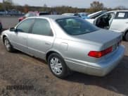 ✅ 2001 Toyota Camry CE • VIN: 4T1BG22K91U869474 • Lot: 43520581. Wystawiony na IAAI z przebiegiem 110 833 mil. Bezpłatny archiwum sprzedaży aukcyjnych z USA i szczegółowy raport historii pojazdu na DreamBid. Zdjęcie 3.
