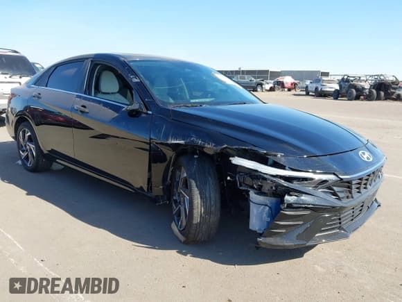 ✅ 2024 Hyundai Elantra Limited • VIN: KMHLP4DG8RU822425 • Lot: 43631648. Wystawiony na IAAI z przebiegiem 11 428 mil. Bezpłatny archiwum sprzedaży aukcyjnych z USA i szczegółowy raport historii pojazdu na DreamBid. Zdjęcie 1.