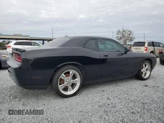 ✅ 2010 Dodge Challenger R/T Classic • VIN: 2B3CJ5DT8AH157348 • Lot: 88992875. Wystawiony na Copart z przebiegiem Nie podano. Bezpłatny archiwum sprzedaży aukcyjnych z USA i szczegółowy raport historii pojazdu na DreamBid. Zdjęcie 3.